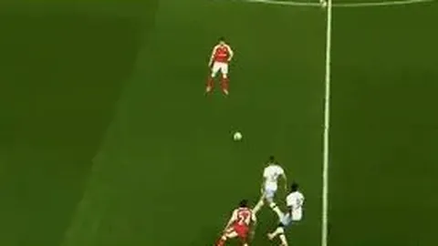 独行侠力克金州劲旅，东契奇砍下45分三双，库里虽得26分10助却难挽败局